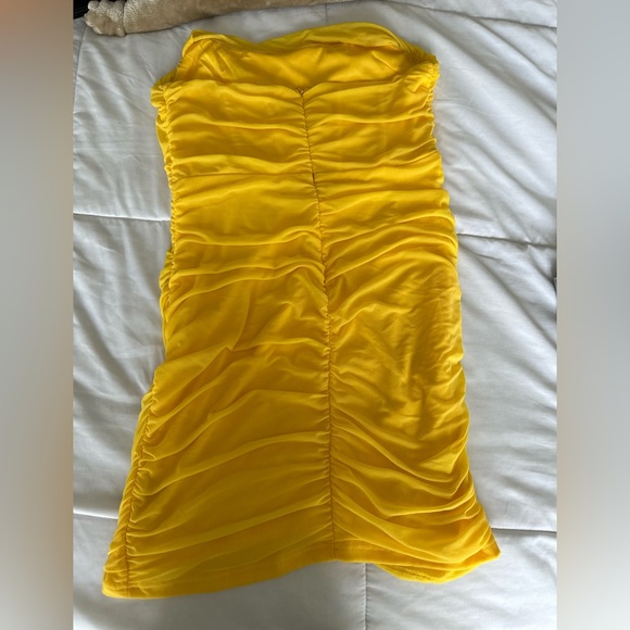 Hello Yellow Mini Dress 💛 - Picture 3 of 5